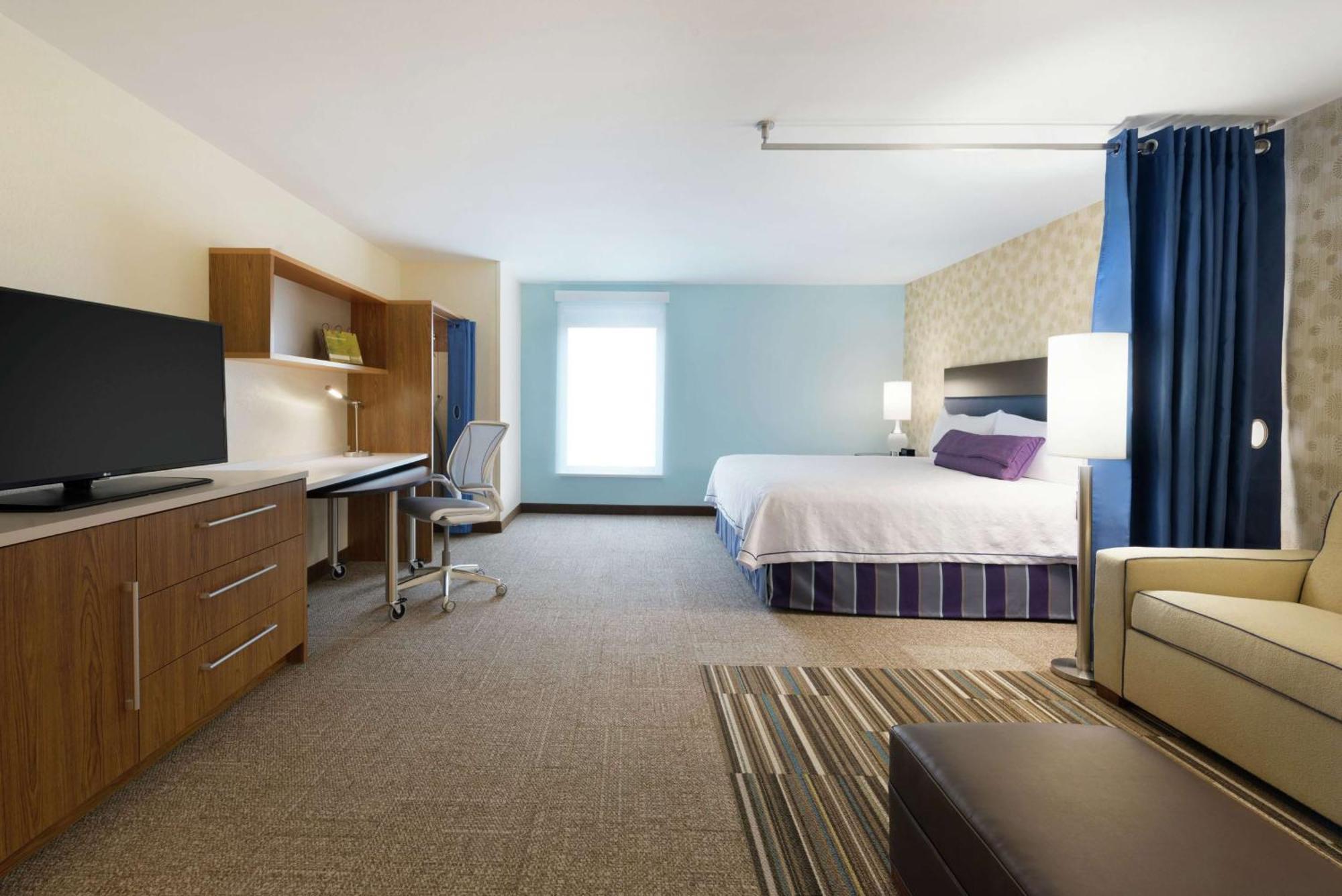 King Studio Suite - Mobility Access/Non-Smoking